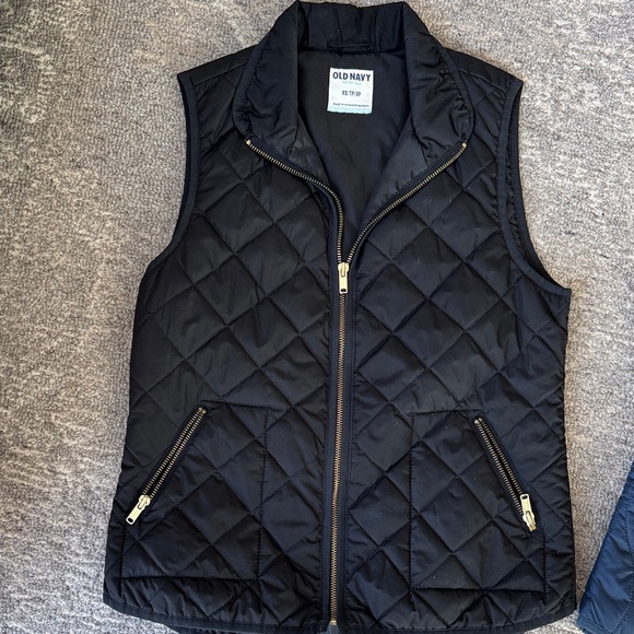Set of 2 Old Navy Quilted Zip Vests - Black and Blue - Picture 4 of 11